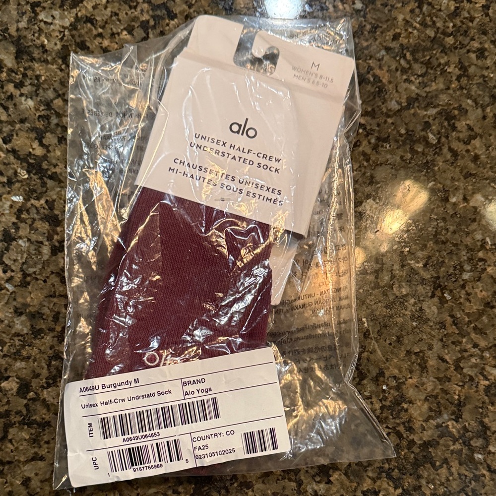 ALO Yoga Burgundy Half-Crew Socks - Picture 3 of 4